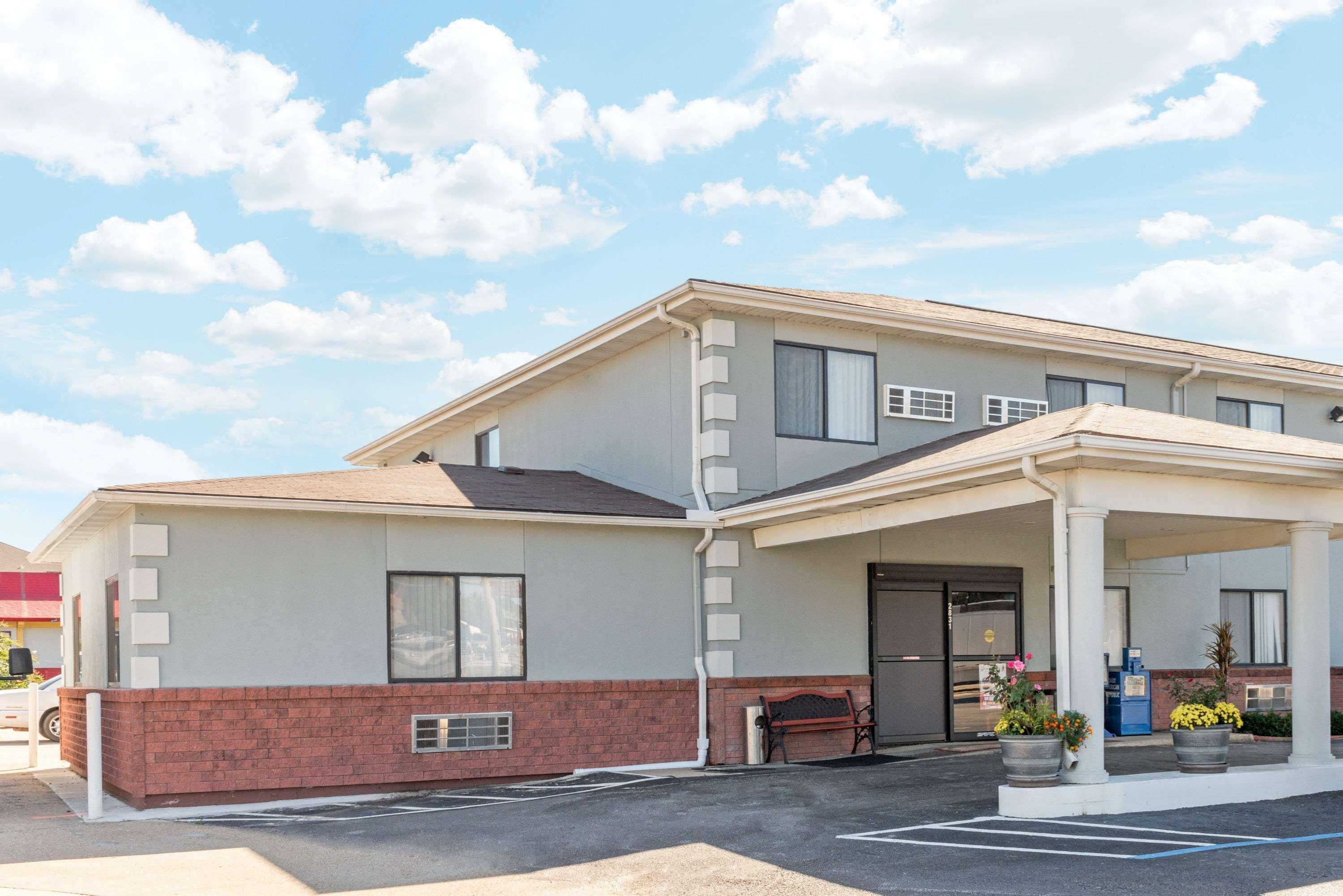 Отель Super 8 By Wyndham Poplar Bluff Missouri Экстерьер фото